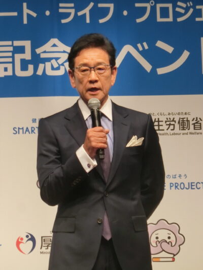 侍ジャパン栗山監督「喫煙はストレス解消ならず」